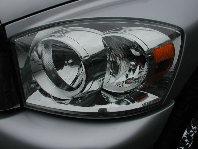 2007 Dodge Ram 2500 4d Wagon AWD