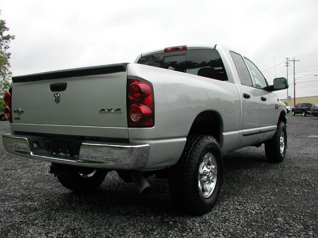 2007 Dodge Ram 2500 4d Wagon AWD