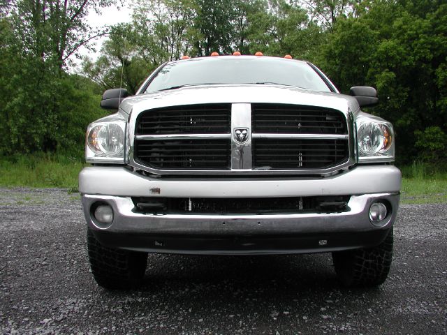 2007 Dodge Ram 2500 4d Wagon AWD