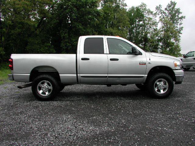 2007 Dodge Ram 2500 4d Wagon AWD