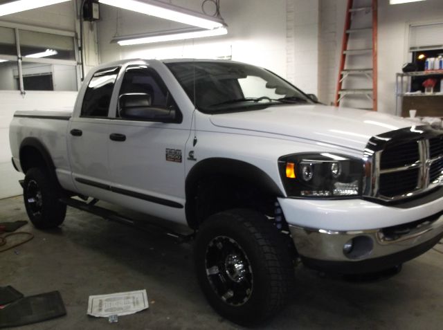 2007 Dodge Ram 2500 4d Wagon AWD