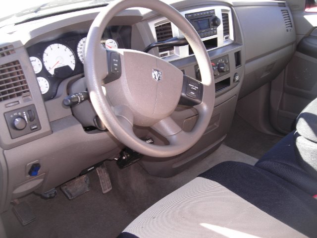2007 Dodge Ram 2500 4dr LX 4WD Auto