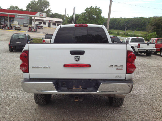 2007 Dodge Ram 2500 4d Wagon AWD