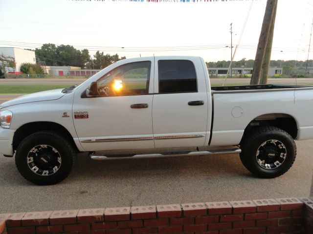 2007 Dodge Ram 2500 4d Wagon AWD