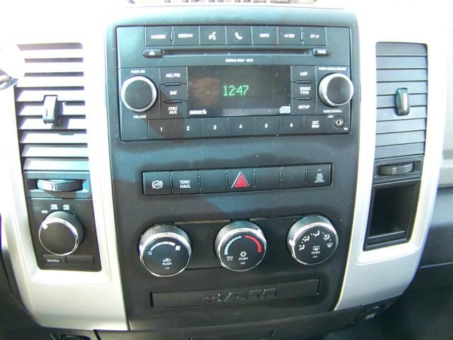 2010 Dodge Ram 2500 AWD, DVD, Navi, Rear Camera