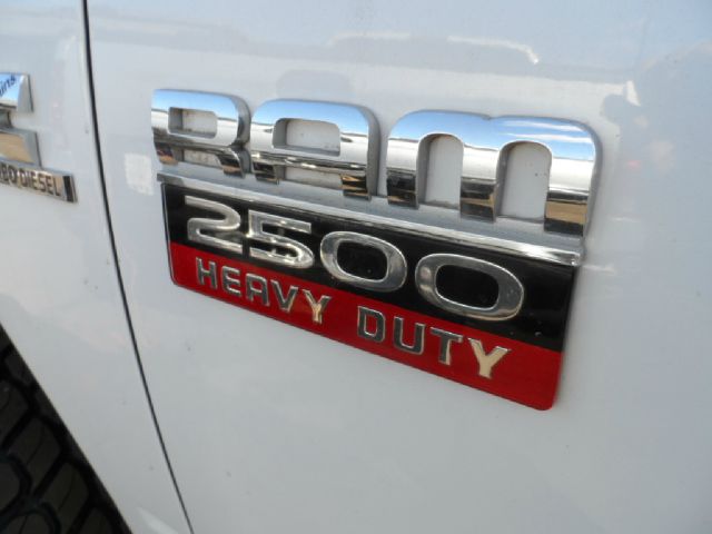 2011 Dodge Ram 2500 XLT 4X4 V8 5.4L