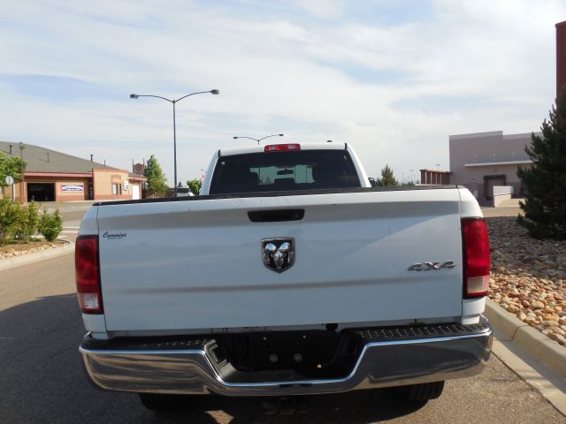 2011 Dodge Ram 2500 XLT 4X4 V8 5.4L