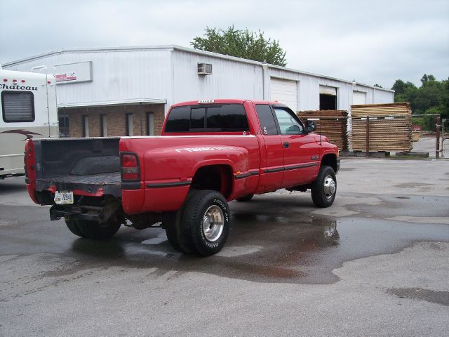 1998 Dodge Ram 3500 B3000 Cab Plus 2WD