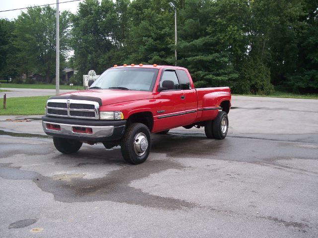 1998 Dodge Ram 3500 B3000 Cab Plus 2WD