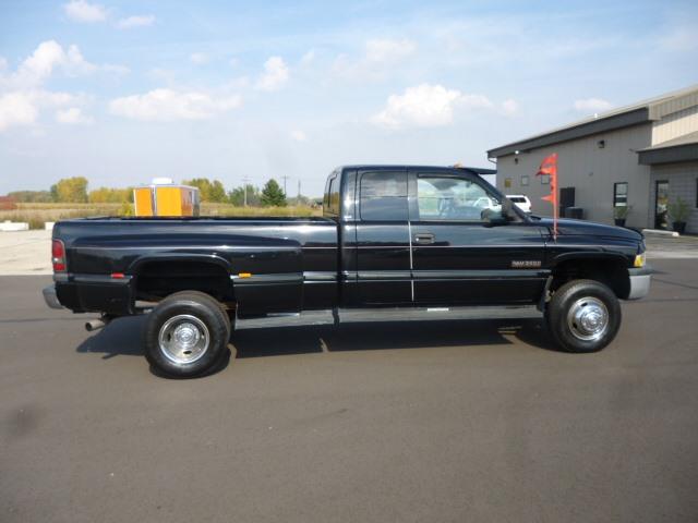 1998 Dodge Ram 3500 5d Wagon SE w/XM 2WD