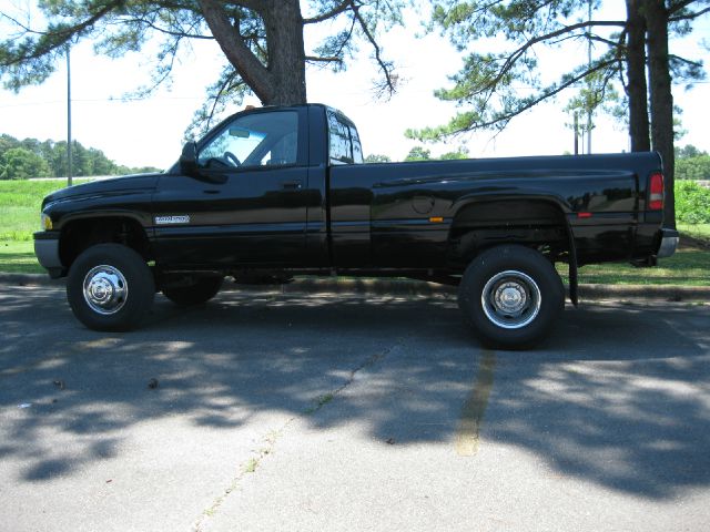 2001 Dodge Ram 3500 DVD NAV ROOF