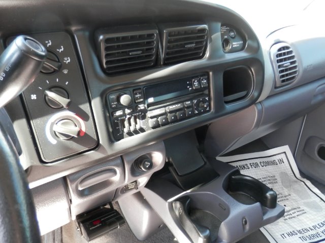 2002 Dodge Ram 3500 LS ES