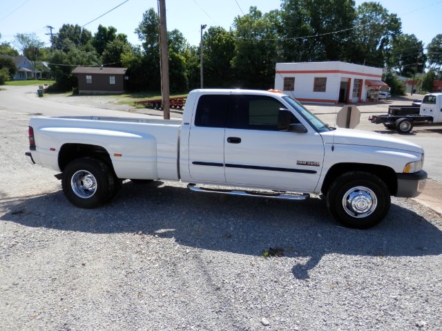 2002 Dodge Ram 3500 LS ES
