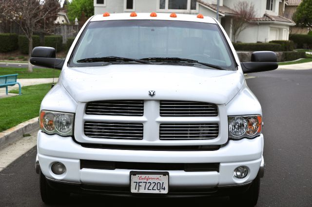 2003 Dodge Ram 3500 Sahara 4X4