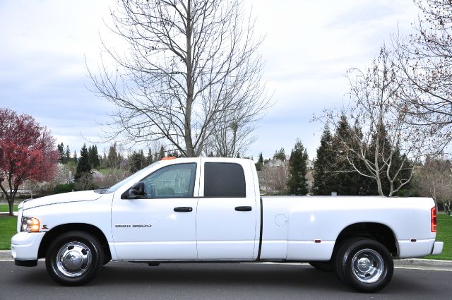 2003 Dodge Ram 3500 Sahara 4X4