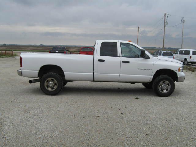 2004 Dodge Ram 3500 4dr 4WD EXT LS 4x4 SUV