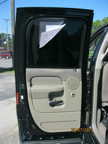 2004 Dodge Ram 3500 CX Minivan 4D