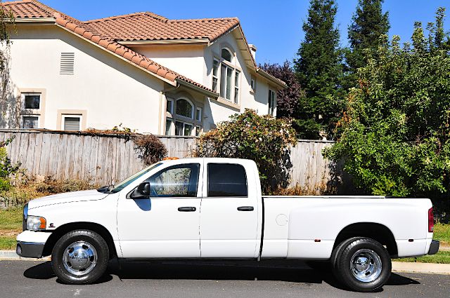 2004 Dodge Ram 3500 Sahara 4X4