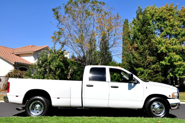 2004 Dodge Ram 3500 Sahara 4X4