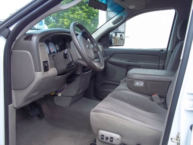 2005 Dodge Ram 3500 Sahara 4X4