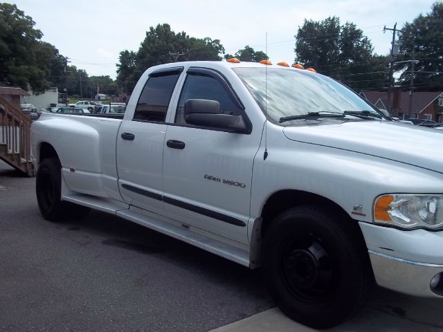 2005 Dodge Ram 3500 Sahara 4X4