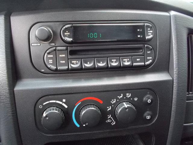 2005 Dodge Ram 3500 2011 Nissan Juke SV