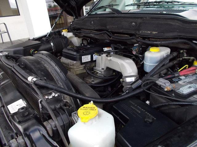 2005 Dodge Ram 3500 2011 Nissan Juke SV