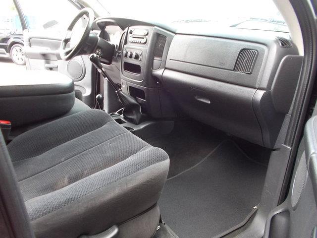 2005 Dodge Ram 3500 2011 Nissan Juke SV