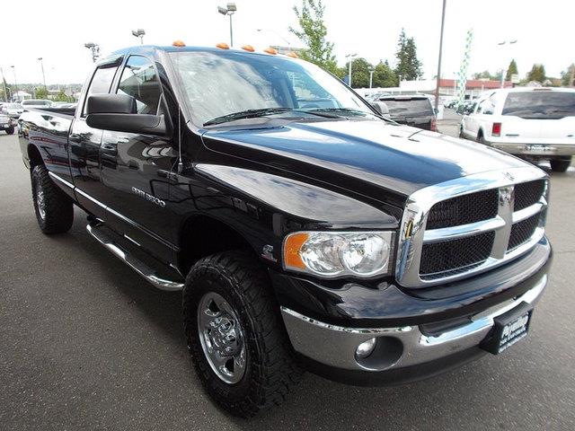 2005 Dodge Ram 3500 2011 Nissan Juke SV