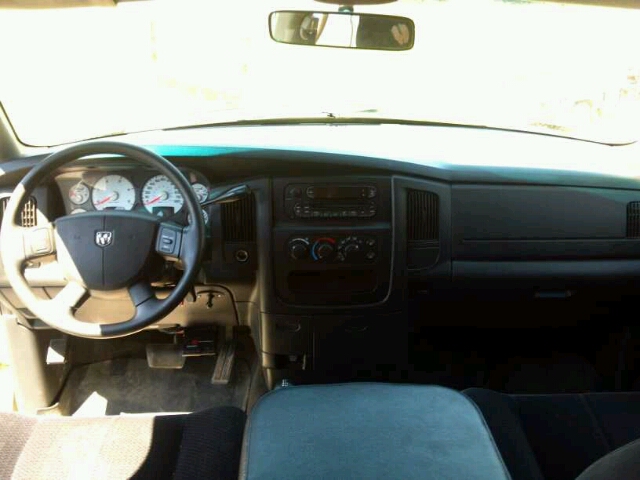 2005 Dodge Ram 3500 4dr 4WD EXT LS 4x4 SUV