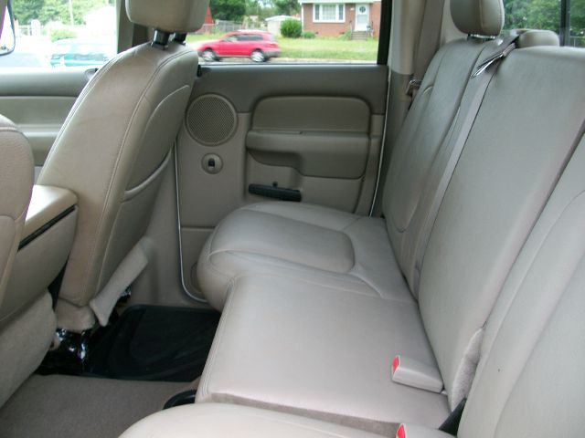 2005 Dodge Ram 3500 4dr 114 WB XLT 4WD