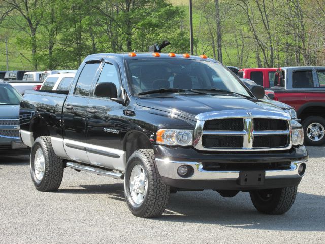2005 Dodge Ram 3500 323i 4dr Sdn Sedan