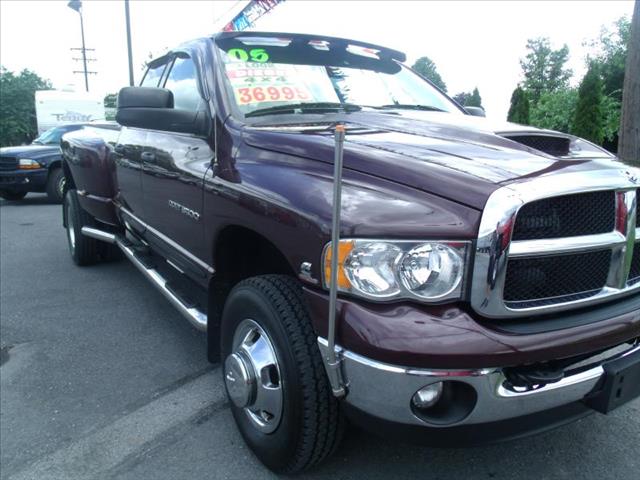 2005 Dodge Ram 3500 SE EXT