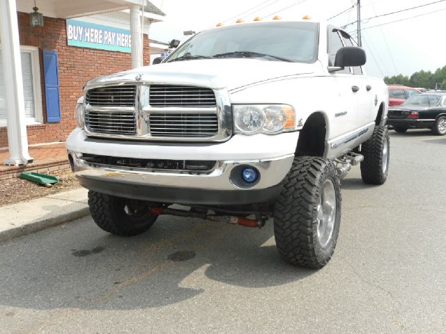 2005 Dodge Ram 3500 4dr 114 WB XLT 4WD
