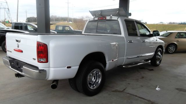 2005 Dodge Ram 3500 Sedan LX