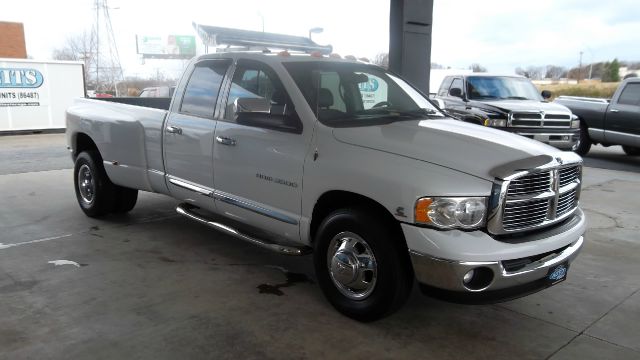 2005 Dodge Ram 3500 Sedan LX