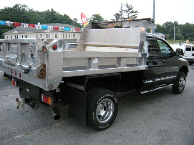 2005 Dodge Ram 3500 2WD Crew Cab 143.5