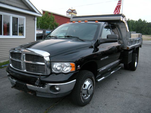 2005 Dodge Ram 3500 2WD Crew Cab 143.5