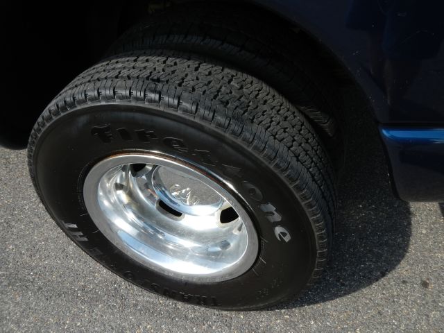 2005 Dodge Ram 3500 Sahara 4X4