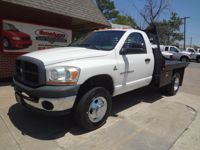 2006 Dodge Ram 3500 2WD Double Cab Standard Bed 5.7L V8 (SE) Truck