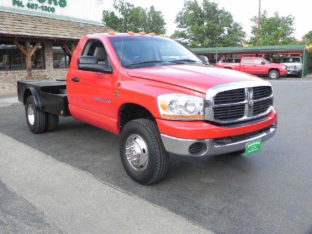 2006 Dodge Ram 3500 2WD Double Cab Standard Bed 5.7L V8 (SE) Truck