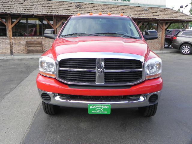 2006 Dodge Ram 3500 2WD Double Cab Standard Bed 5.7L V8 (SE) Truck
