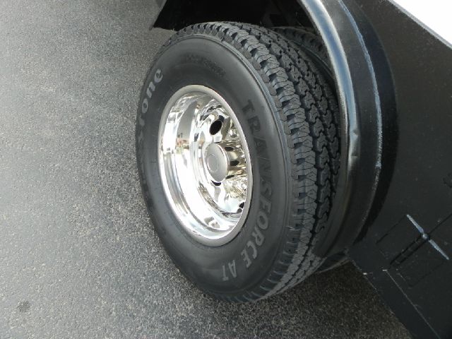 2006 Dodge Ram 3500 2WD Double Cab Standard Bed 5.7L V8 (SE) Truck