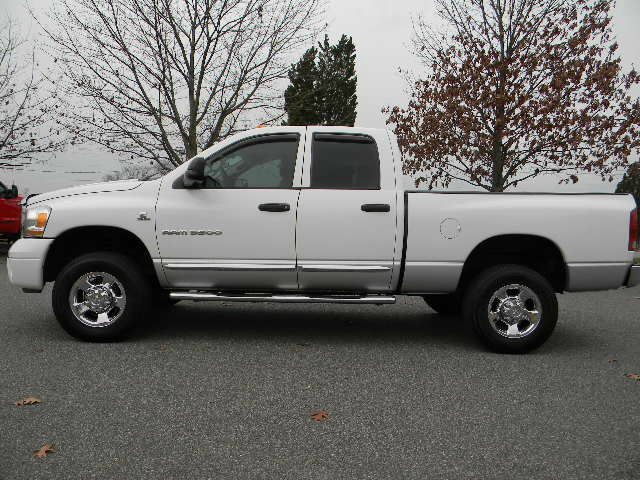 2006 Dodge Ram 3500 4d Wagon AWD