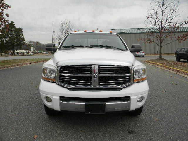 2006 Dodge Ram 3500 4d Wagon AWD