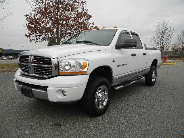 2006 Dodge Ram 3500 4d Wagon AWD