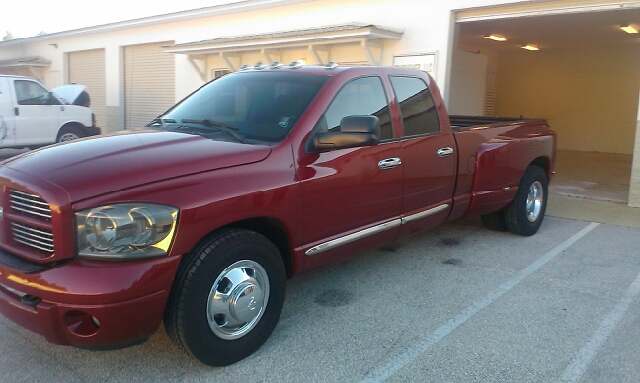 2006 Dodge Ram 3500 Sedan LX