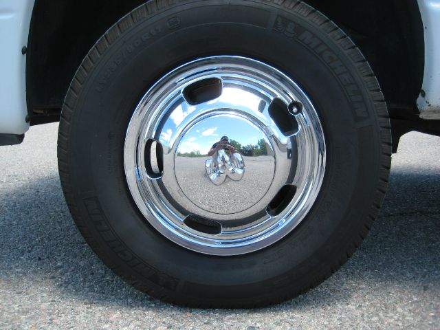 2007 Dodge Ram 3500 2WD Double Cab Standard Bed 5.7L V8 (SE) Truck