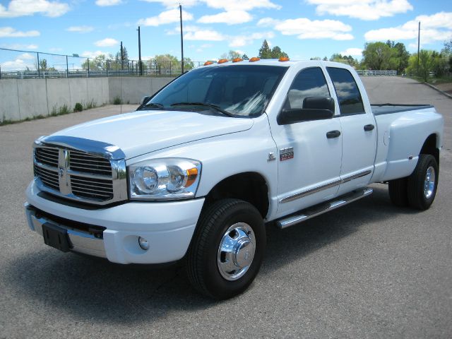 2007 Dodge Ram 3500 2WD Double Cab Standard Bed 5.7L V8 (SE) Truck