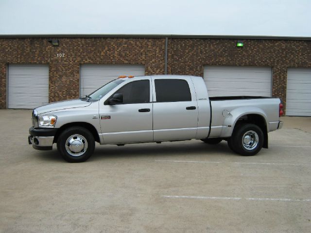 2007 Dodge Ram 3500 2WD Crewmax Short Bed 5.7L Grade (SE) Truck
